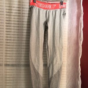 Gray and pink Gymshark leggings!
